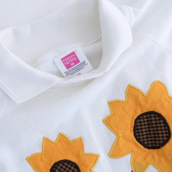 Vintage Hanes Her Way White Embroiders Yellow Sunflower Collared Crew Sweater 2X - Picture 9 of 9